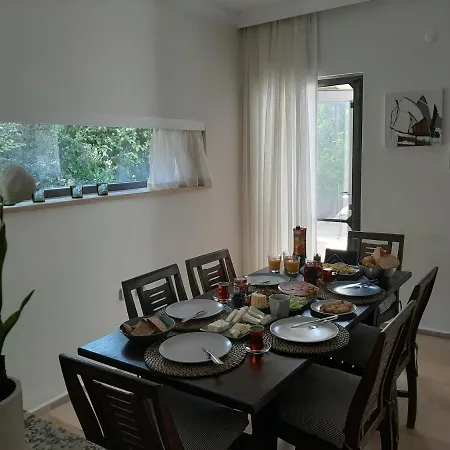 Emilie Apartment *